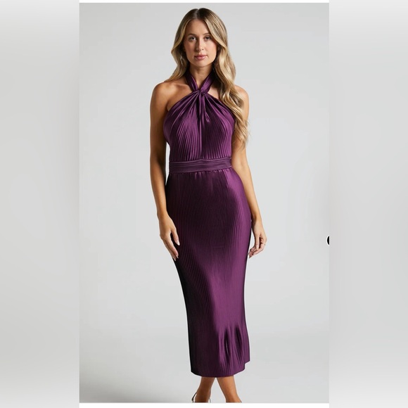 SHOWPO MARLETTE MIDI DRESS - PLEATED OPEN BACK HALTER DRESS IN SAGE - Picture 2 of 6